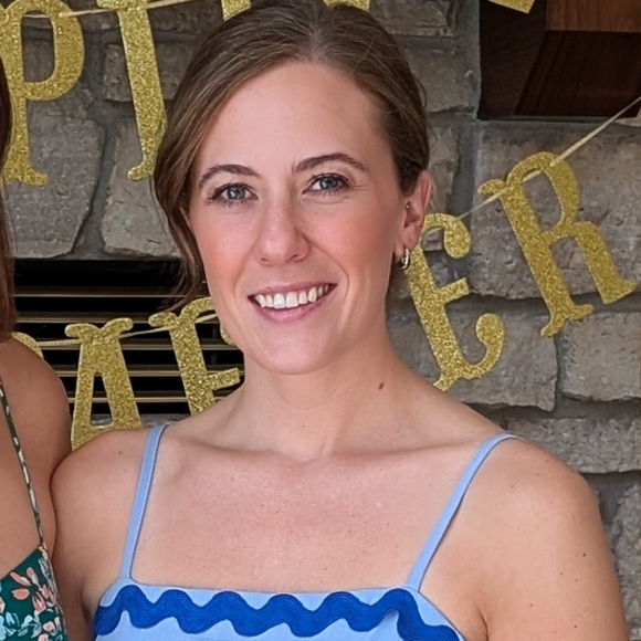 Meet your Posher, Emily - Picture 1 of 1